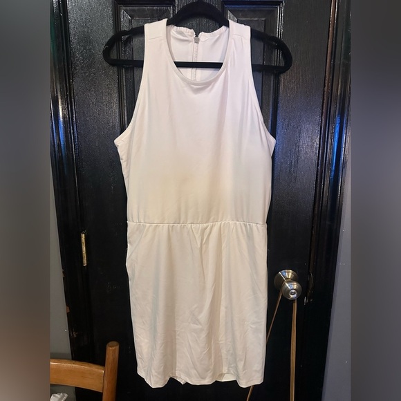 All in Motion white active dress with built in pull down shorts and shel bra XXL - Picture 1 of 4